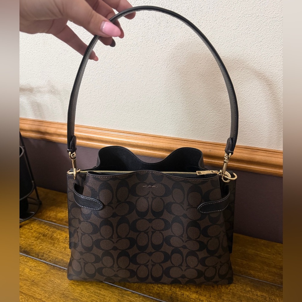 Coach Hanna Shoulder Bag in Signature Canvas - Picture 11 of 16